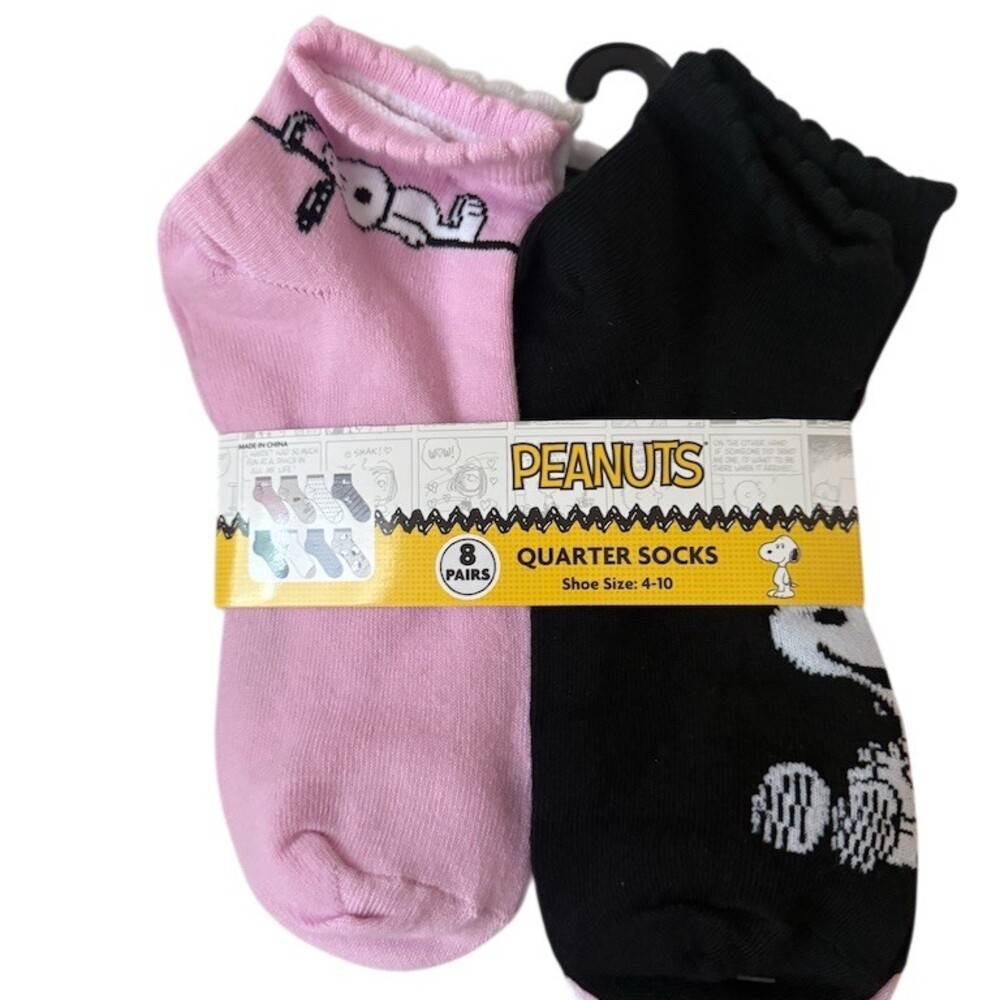 Reserve for Britt Peanuts Snoopy & Woodstock Quarter Socks Womens 8-Pair Pack